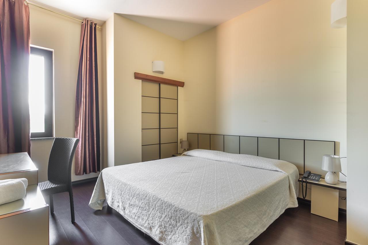 Rodia Inn Oristano Exterior foto