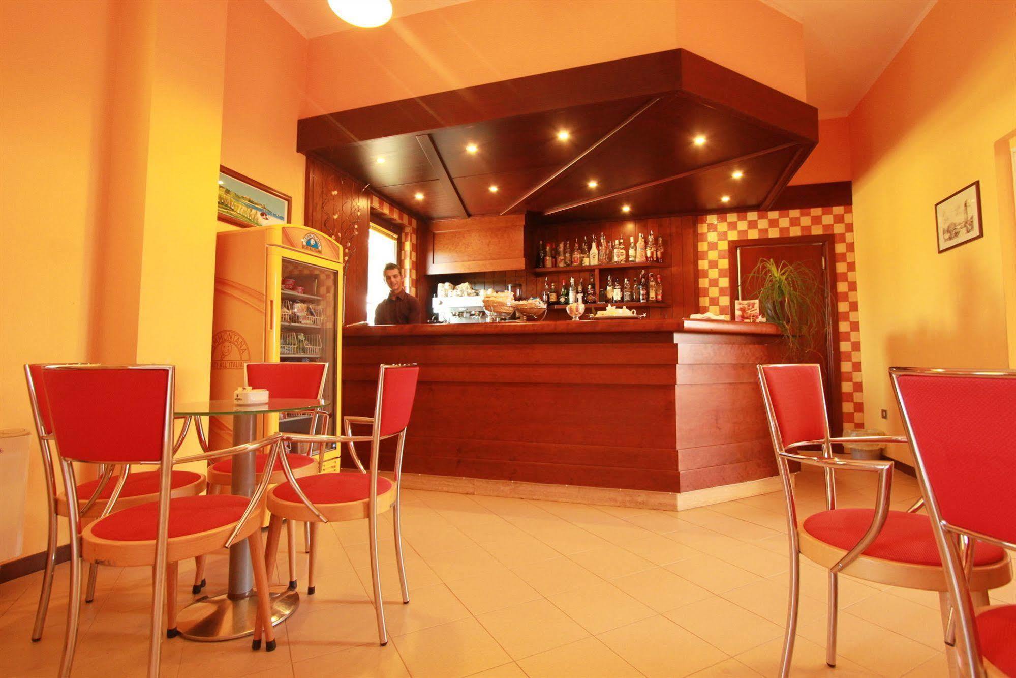 Rodia Inn Oristano Exterior foto